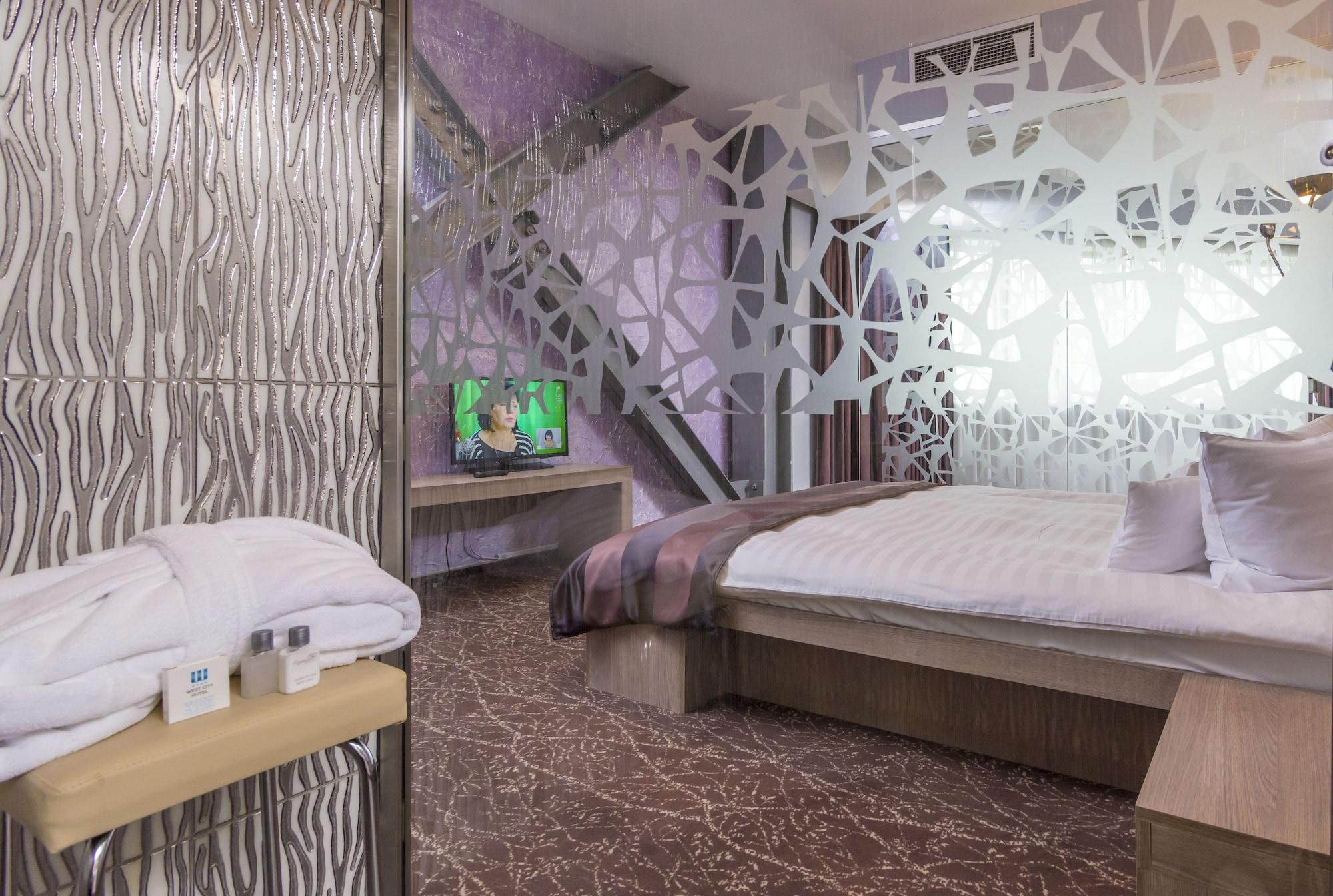 West City Hotel ฟลอเรชติ ภายนอก รูปภาพ