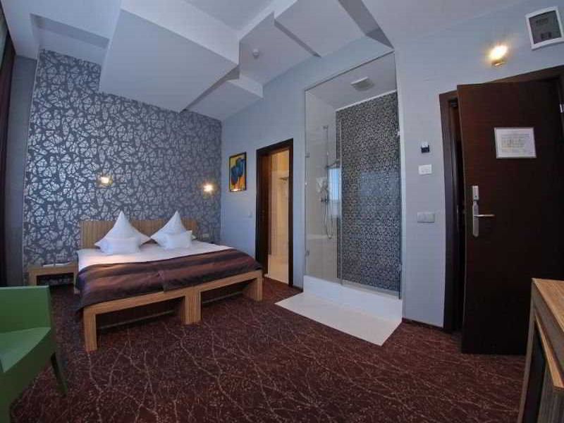 West City Hotel ฟลอเรชติ ภายนอก รูปภาพ