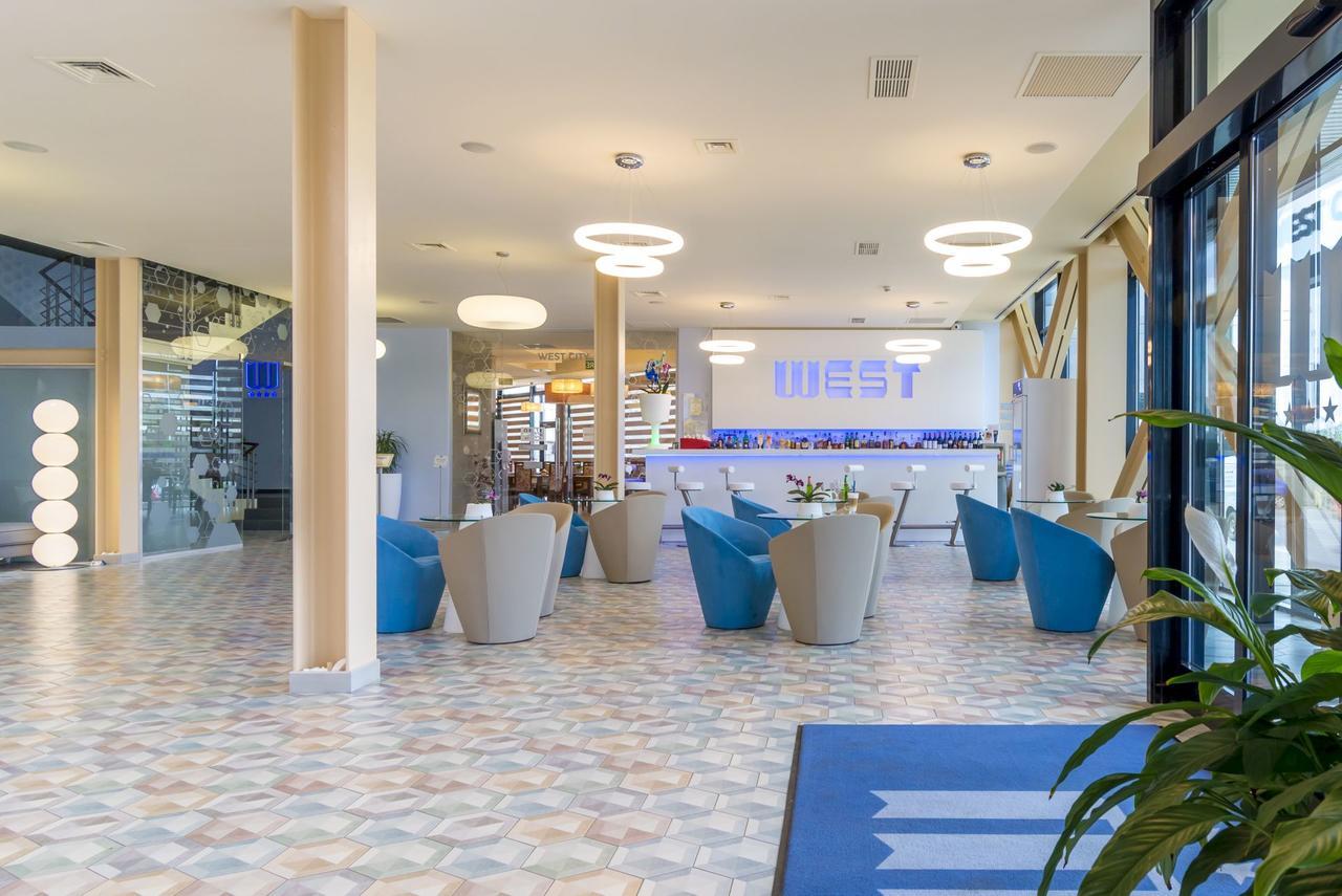 West City Hotel ฟลอเรชติ ภายนอก รูปภาพ