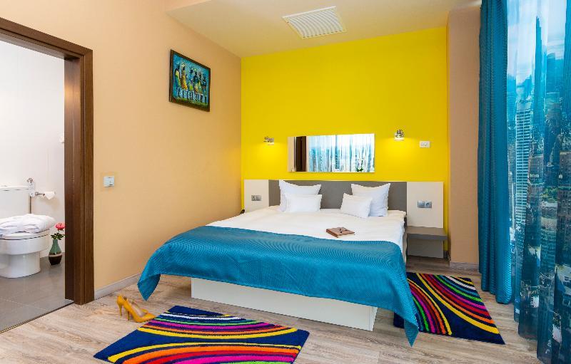 West City Hotel ฟลอเรชติ ภายนอก รูปภาพ