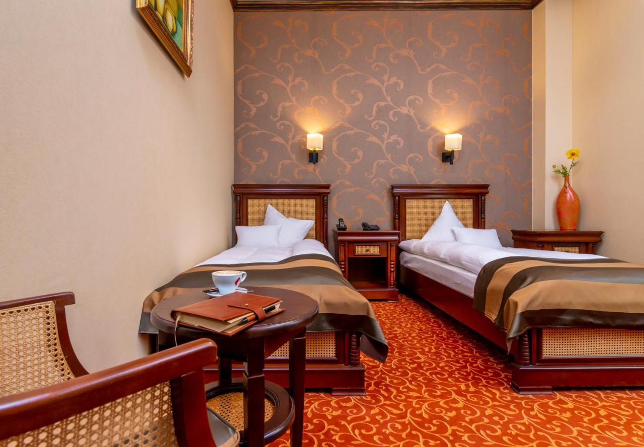 West City Hotel ฟลอเรชติ ภายนอก รูปภาพ