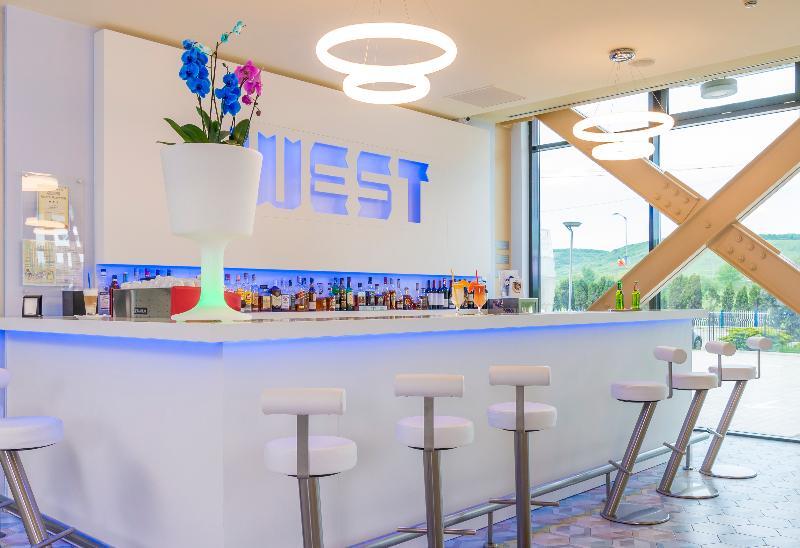 West City Hotel ฟลอเรชติ ภายนอก รูปภาพ